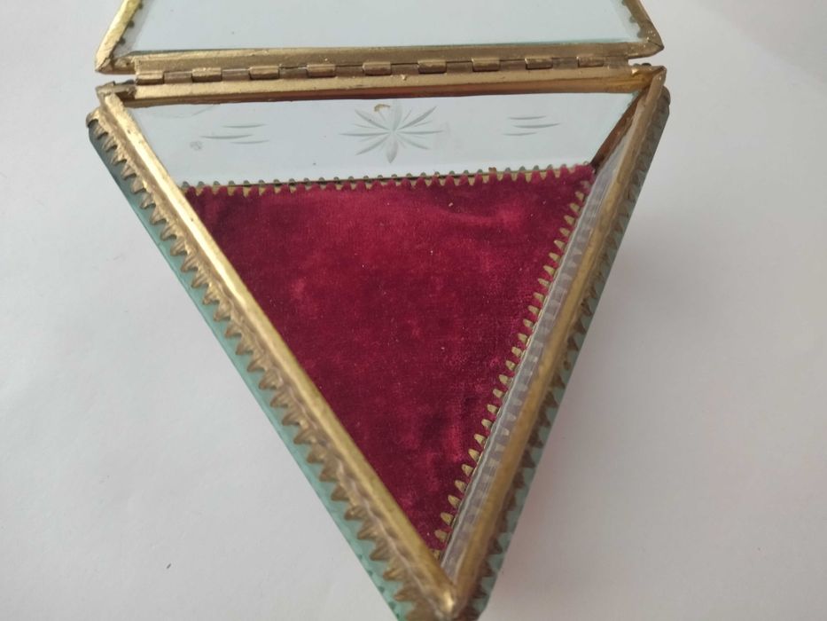 Шкатулка фацетное стекло, стеклянная шкатулка ссср, витрина ссср