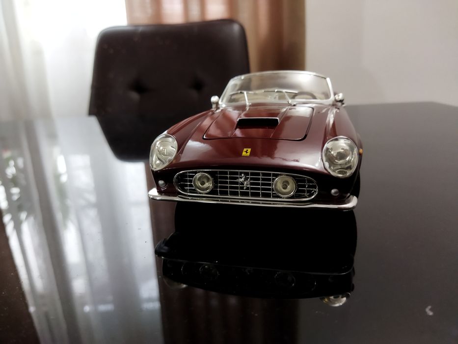 Ferrari 250 GT Califórnia Spider Hot wheels