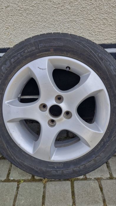 Диски /титани Suzuki Swift 4/100 R15/на літній резині Nexen 185/60/R15