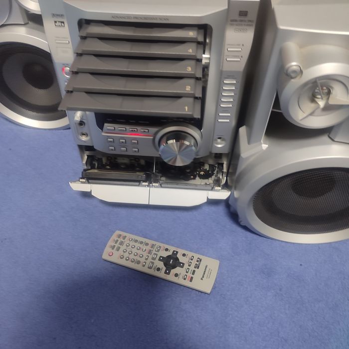 Музыкальный центер