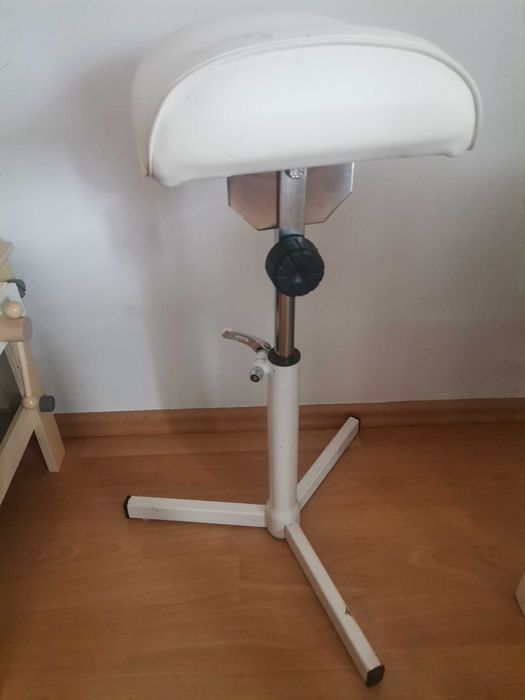 Podnóżek do pedicure wąski  mini Biomak