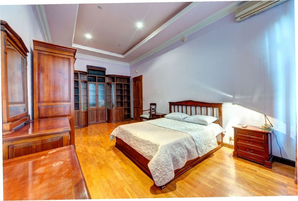 Посуточно 3к квартира в центре на улице Большая Васильковская 46