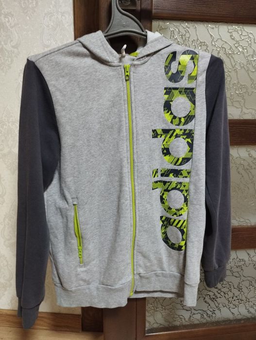 Кофта adidas оригінал в дуже хорошому стані