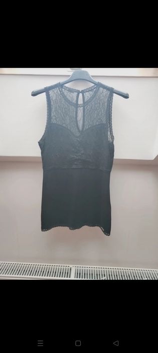 Czarny top z koronką Guess S