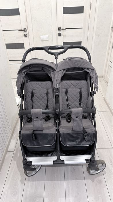 Коляска прогулянкова CARRELLO Connect для двійні