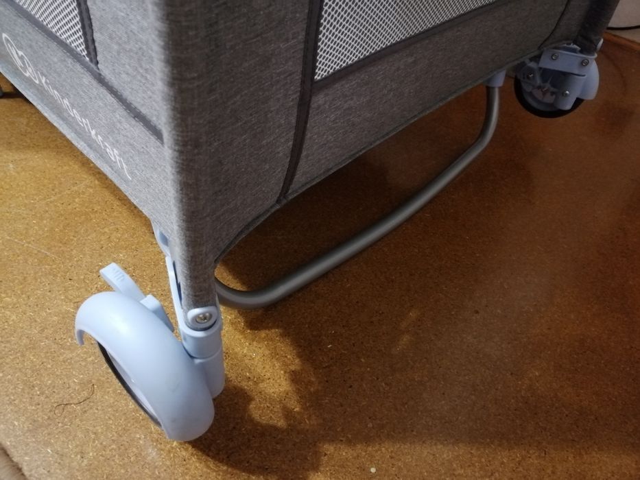 Łóżeczko turystyczne kinderkraft Joy 3w1  z akcesoriami