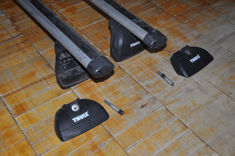 Багажник на кришу в штатні місця Thule 753 AeroBar