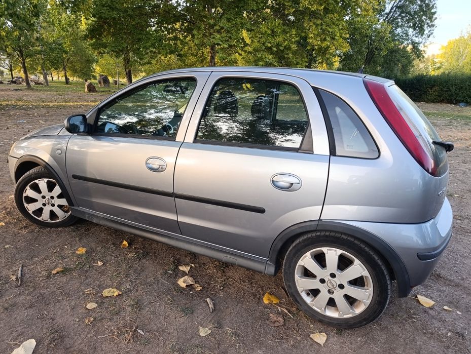 Opel Corsa 1.2 de 2003 — photo 2