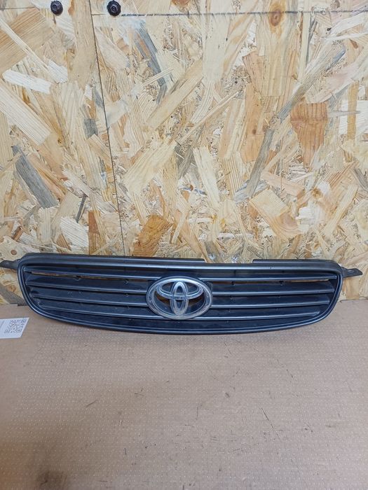 Решітка ришітка радіатора Toyota corolla E11 решітка радіатора Тойота корола е11 Оригінал все ціле відправим або самовивіз