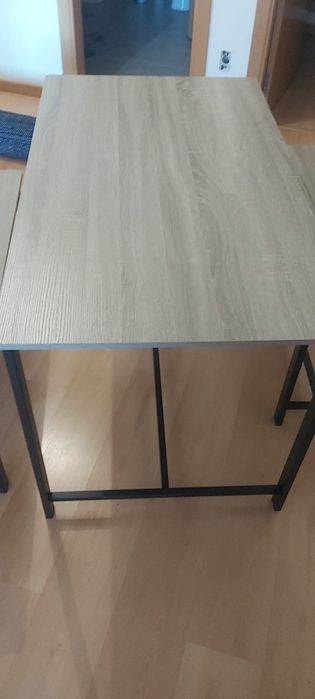 Mesa cozinha com 2 bancos
