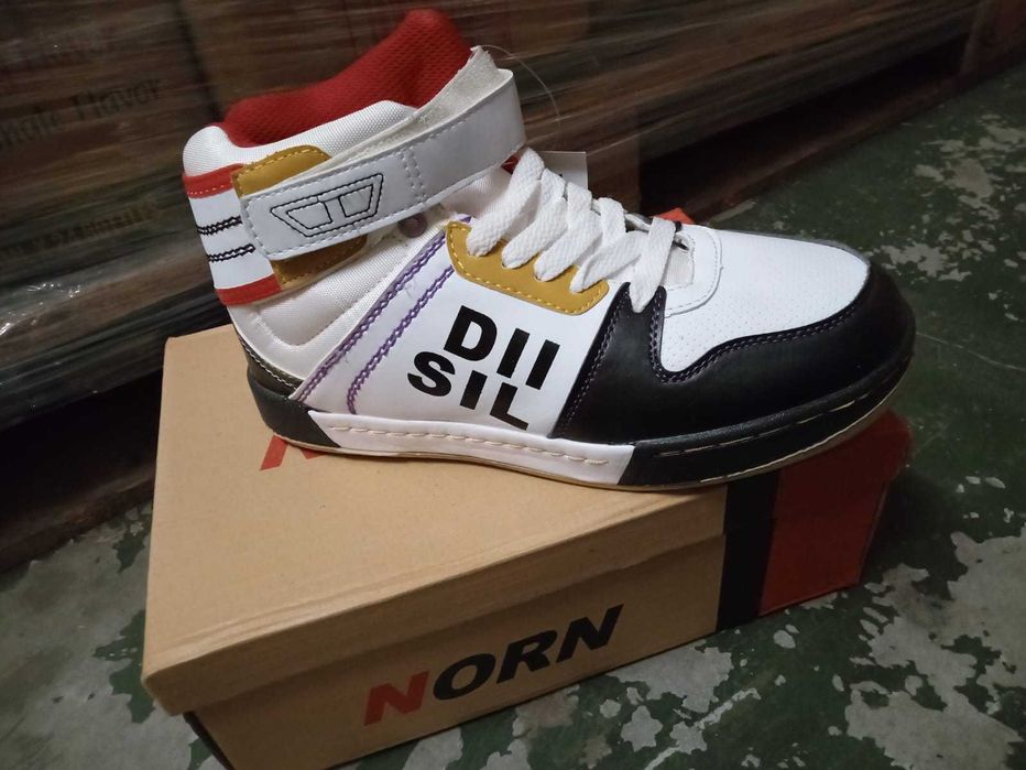 Buty damskie sportowe za kostkę białe