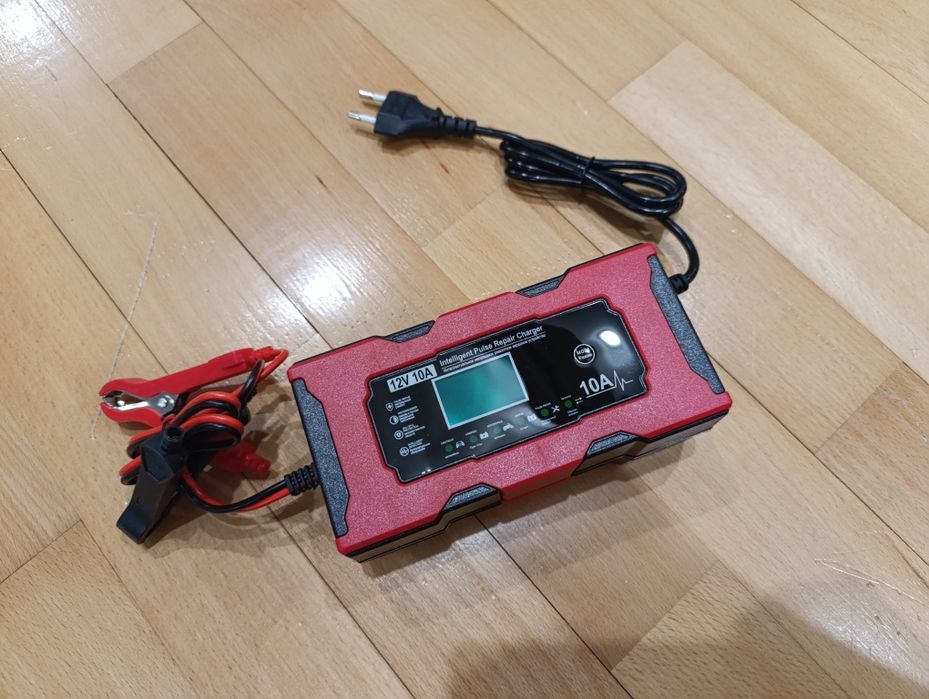 Зарядні станції 10А та 6А, відновлення акамуляторів