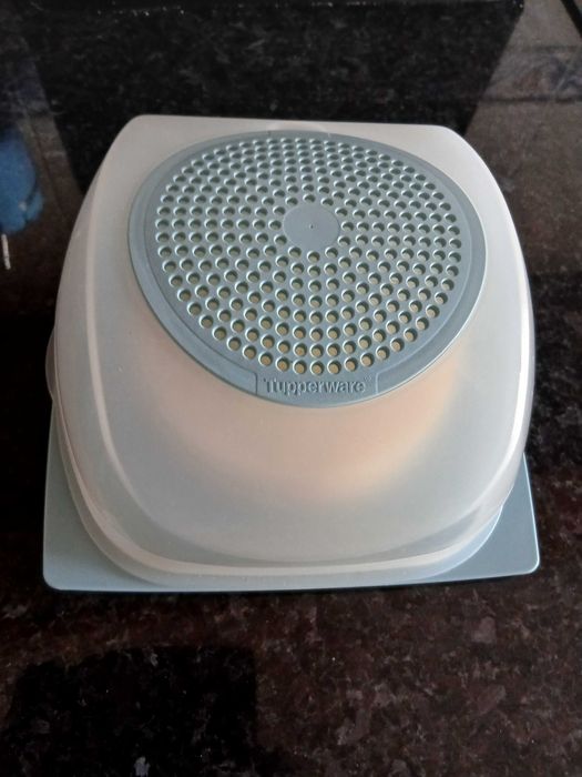 Queijeira azul claro Tupperware439784290491443202
