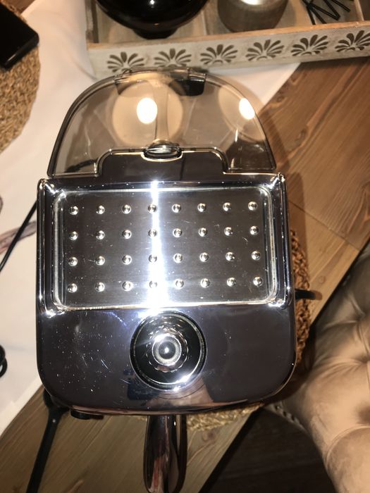 Ekspres ciśnieniowy Delonghi ECZ351BK 15b 1100W