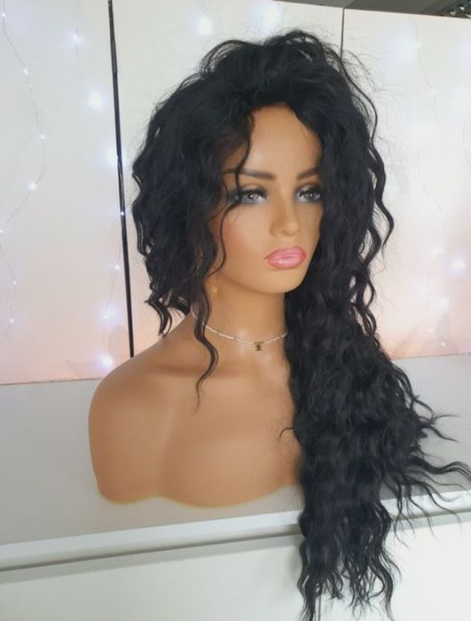 Peruka loki fale czarna naturalna fryzura Shakira