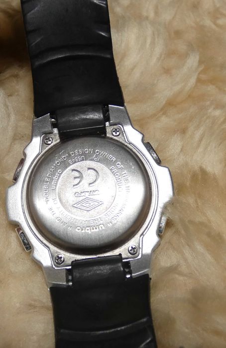 Винтажные цифровые часы Umbro U564B Shock Resist Y2K 2000s (новая батарейка)