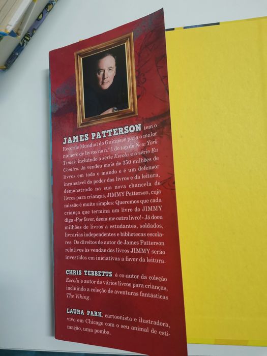 Livro juvenil "Escola - os piores anos da minha vida"