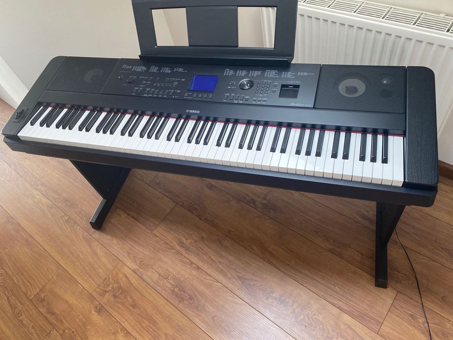 Pianino YAMAHA DGX - 600