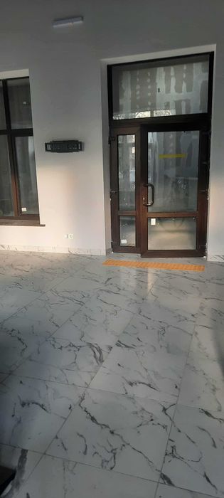 Оренда фасадні приміщення 18-132м Центр Звягель Шевченка,5/1 Терміново