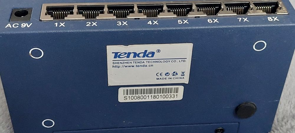 Przełącznik Tenda TEF1008P 8-Port 10/100 Mbps  Switch