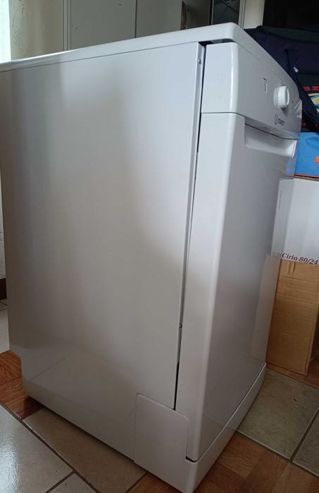 Lavadora de loiça (45cm) muito nova (Indesit)