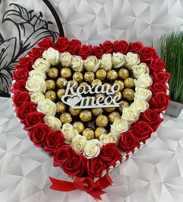 Набір цукерок на свято для коханої, мами, сестри, жінки на свято