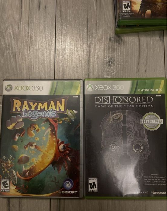 Xbox 360, pad i gry + dodatkowy dysk