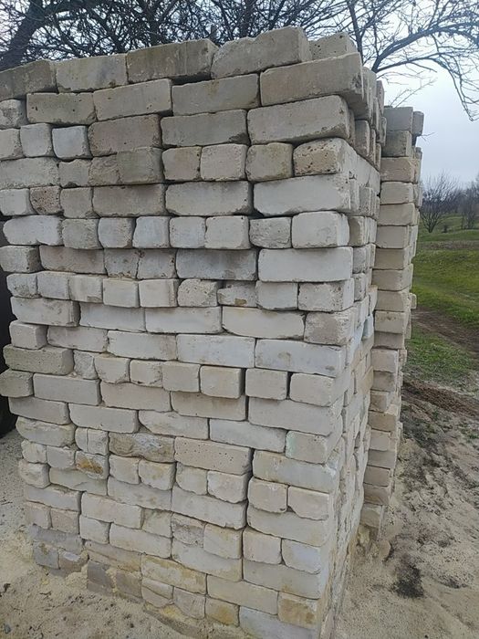 Продам б/у кирпич