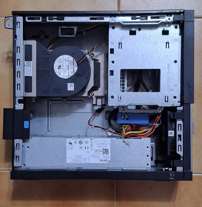 Caixa Dell de pc com fonte