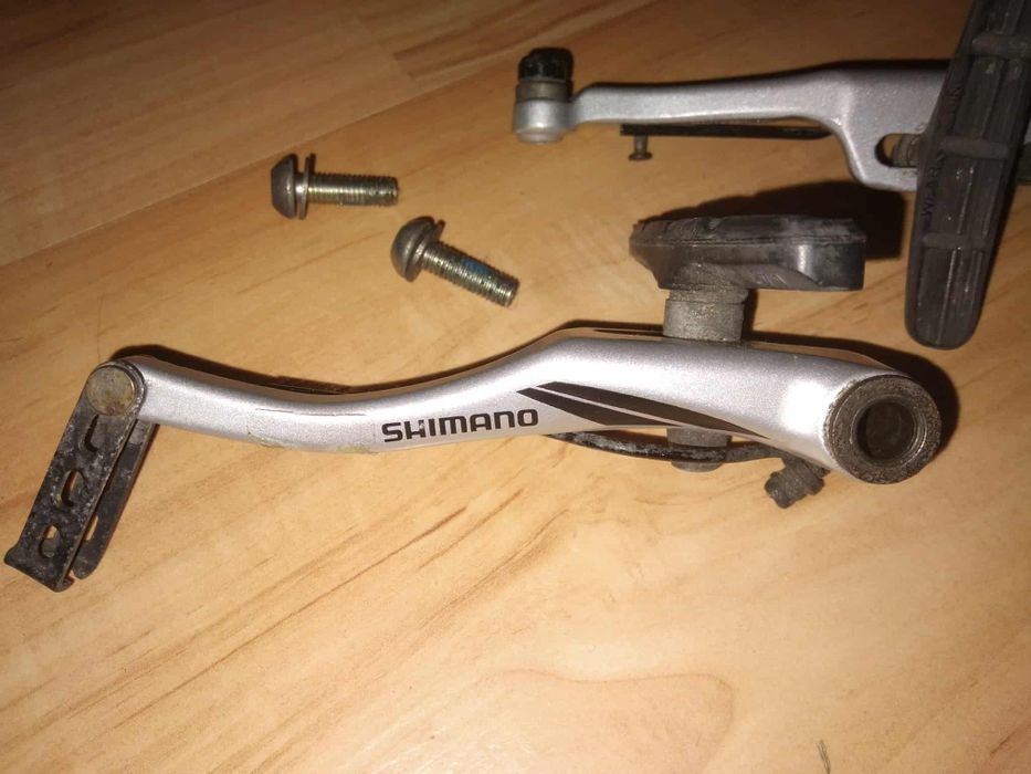 Dwie rowerowe szczęki hamulcowe Shimano BR-M422.