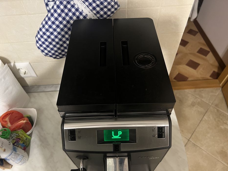 Кавова машина Saeco Ліріка