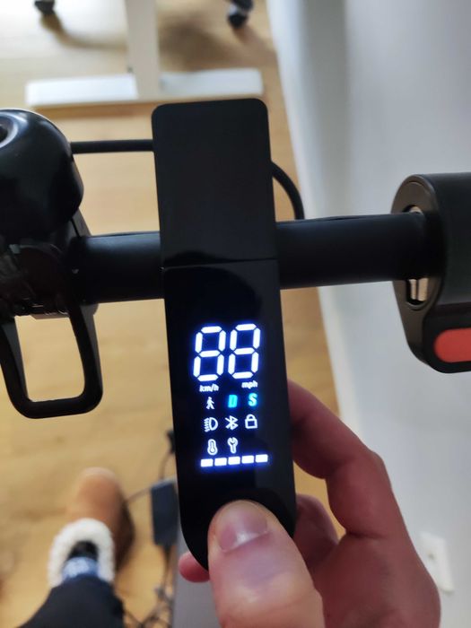 Trotinete Xiaomi MI Electric Scooter Essential