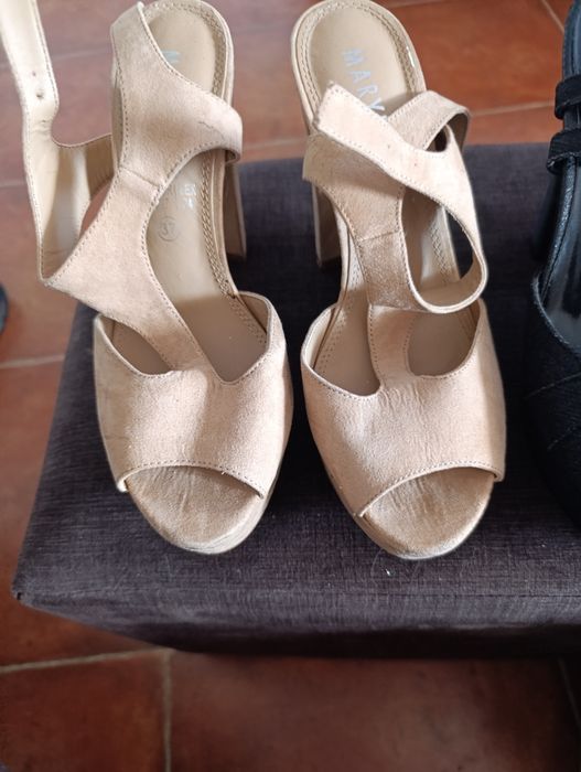 Sapatos a imitar camurça