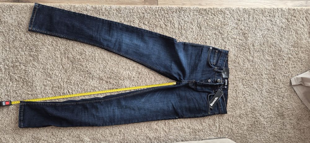 Spodnie jeans Bench 30