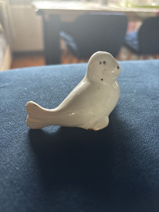 Stara porcelanowa foczka