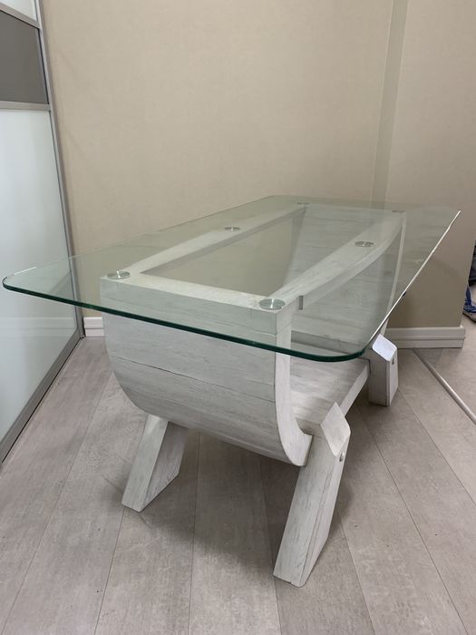Продам кухоний стіл,або стікло.