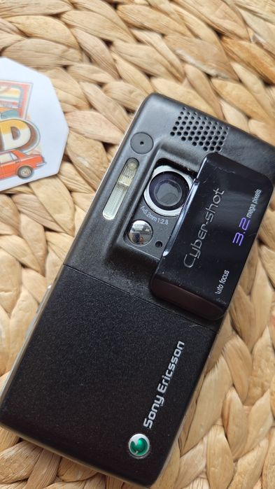 Sony Ericsson k800i uszkodzony,  ładny stan,  kolekcjonerski