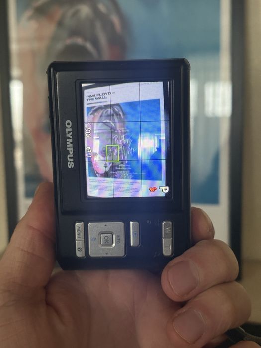 Цифровий фотоапарат olympus t100