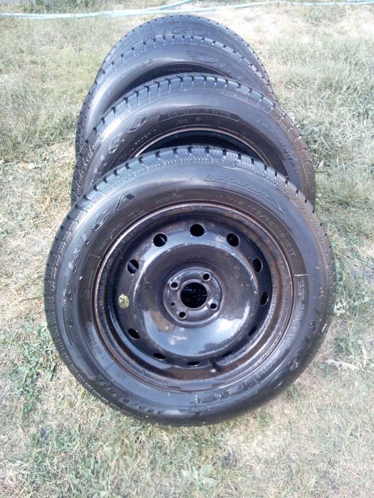 sprzedam felgi stalowe  15cal     4x100 cen 60,1mm