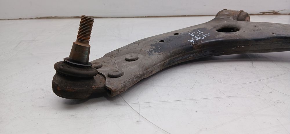 Braço de suspensão frente esquerdo FORD Focus II (DA_)