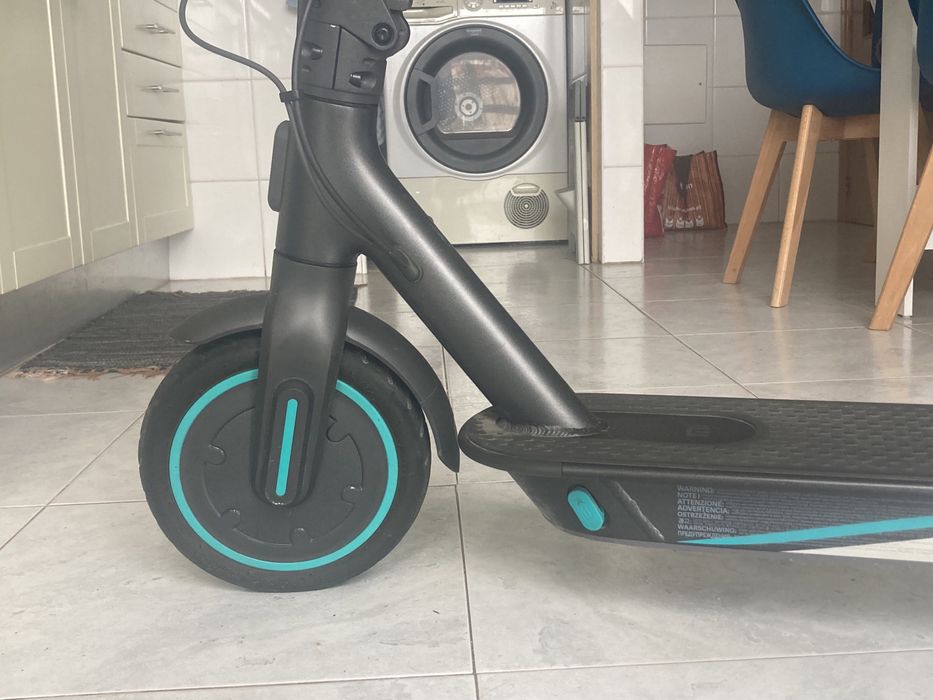 Trotinete Xiaomi Mi Eletric Scooter Mercedes AMG Petronas F1 Edition