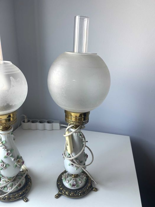 Conjunto de 2 candeeiros antigos em porcelana