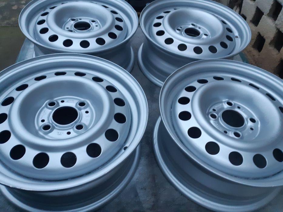 Оригинальные как новые R14 4x100 фирменные BMW железные диски