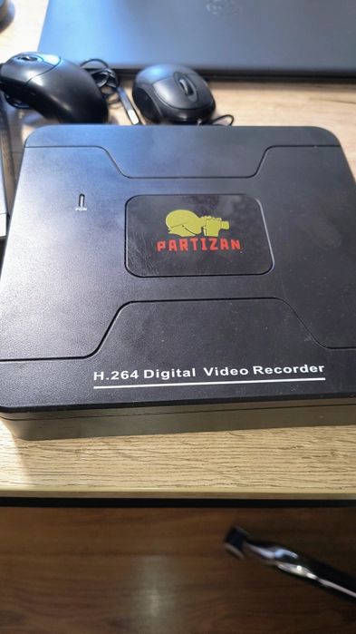 Відеореєстратор відеонагляду Partizan CHD-30S I Partizan ADM -44U + 3