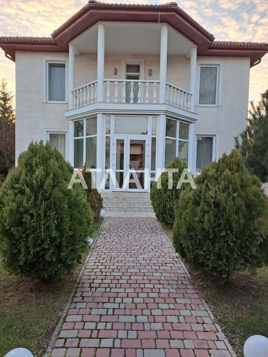 Дом с ремонтом в Совиньоне