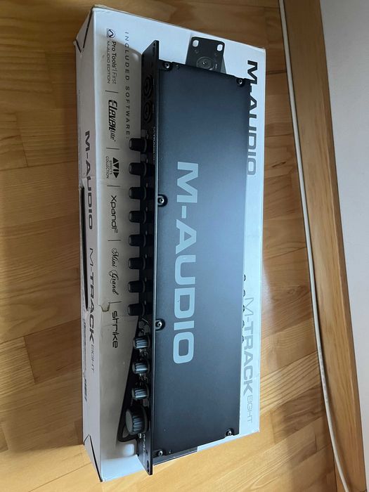 Studyjny interfejs M-audio M-track Eight