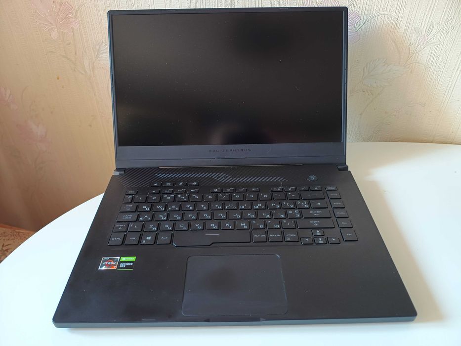 ASUS Zephyrus G GU502DU Ryzen 7-3750H 16Gb GTX1660Ti max-Q 6Gb SSD512Gb 120Hz