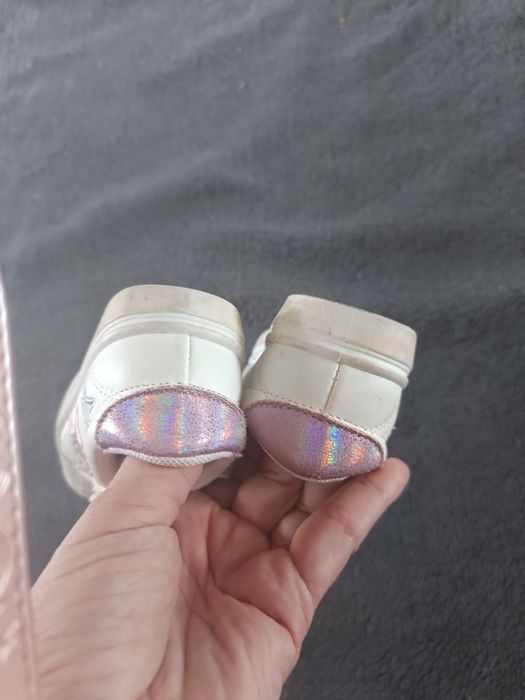 Buty dziewczęce 23
