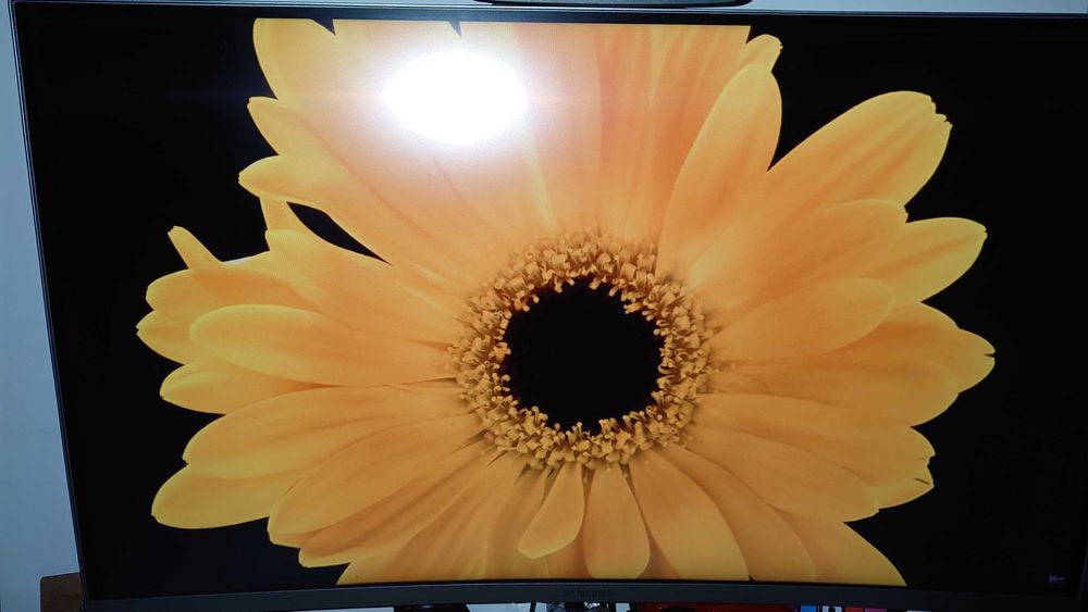Monitor Curvo Samsung 27" QHD 144Hz VA
