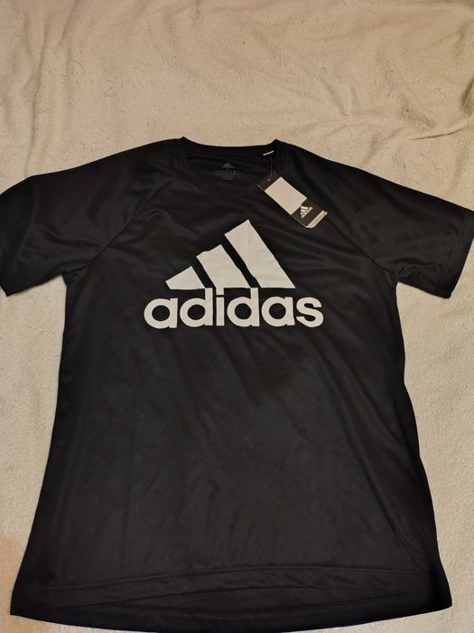 Футболка Adidas нова